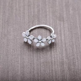 PANDORA Triple White Daisy Flower Ring