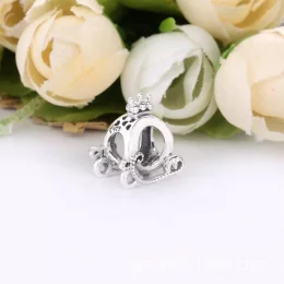 Charms PANDORA Kareta Monogram 798323