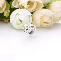 Charms PANDORA Sercowy klucz wiolinowy 798346