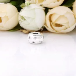 Klips PANDORA Błyszczące liście 798345CZ