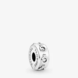 Klips PANDORA Błyszczący Monogram 798326CZ