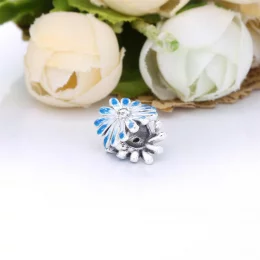 Charms Pandora Błękitna stokrotka 798775C01