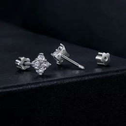 Kolczyki moissanite z czterolistną koniczynką PANDORA Style (z jednym certyfikatem) - MSE056