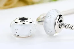 Charms Typu Pandora Białe szkło Murano - SCZ002