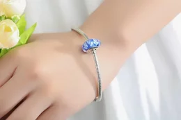 Charms Typu Pandora Niebieskie Szkła Murano Białe Kwiaty - SCZ006